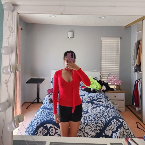 V-neck neck tie blouse (XS) - Picture 2 of 2